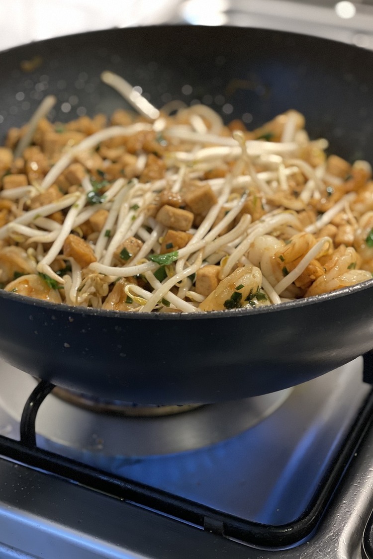 Tofu Stir Fry with Shrimp and Bean Sprouts